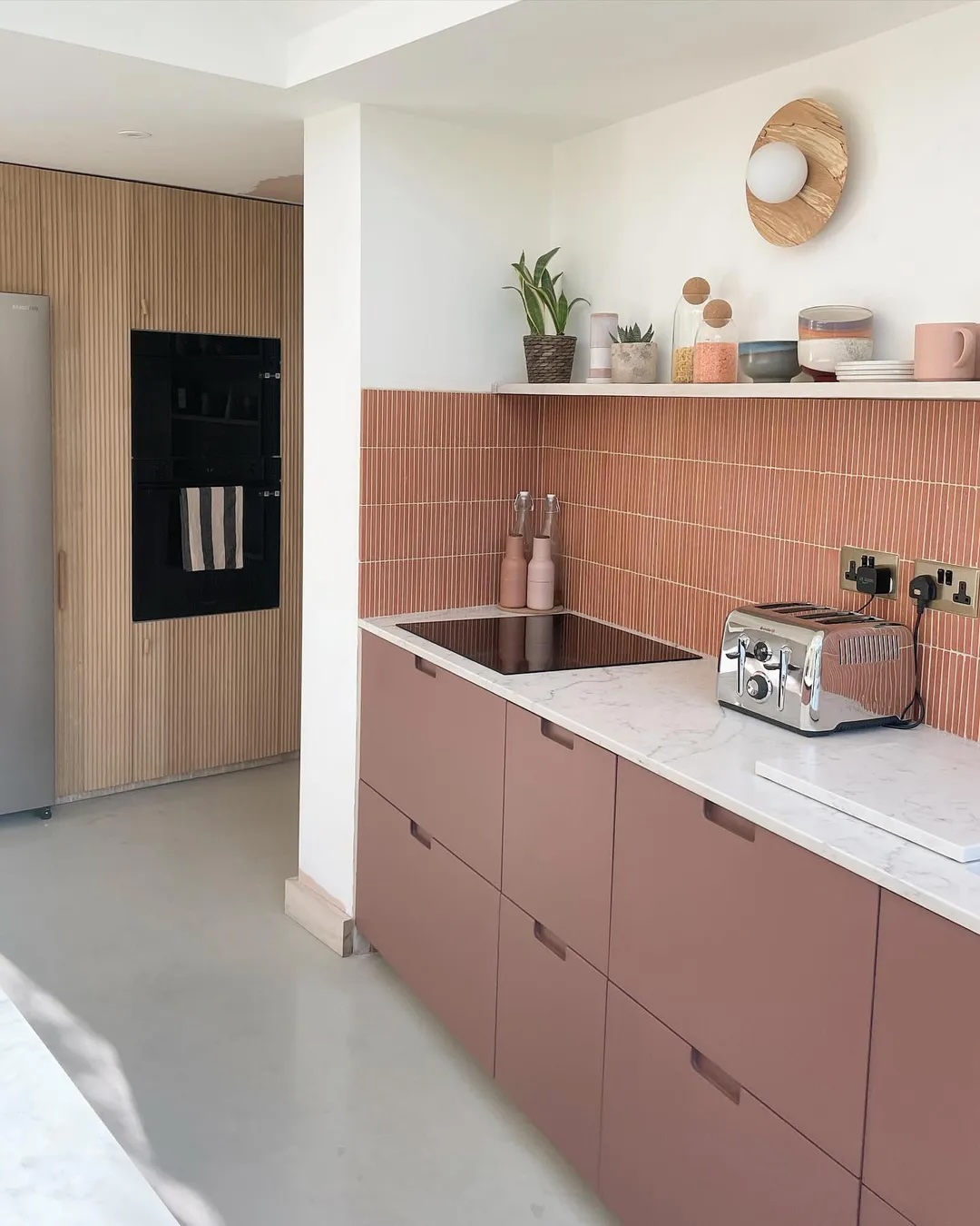 claybrook studio&#8\2\17;s ema terracotta mosaic tiles in a london kitchen  22