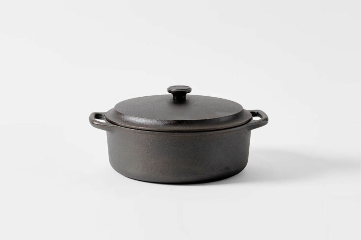 the swedish made skeppshult round dutch oven has a 5mm thick bottom that distri 17