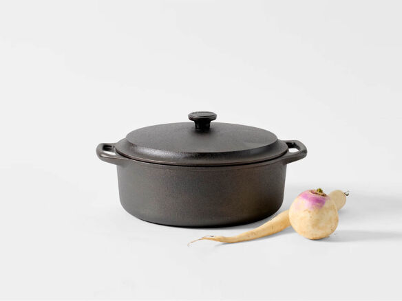 10 easy pieces: cast iron dutch ovens 9