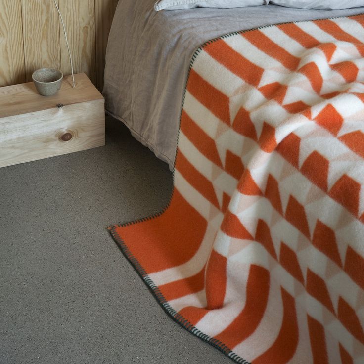 the kvam norwegian wool blanket comes in three sizes and four color variants. i 26