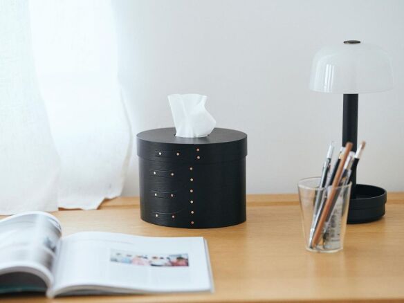 shaker tissue box holder via orne de feuilles tokyo  