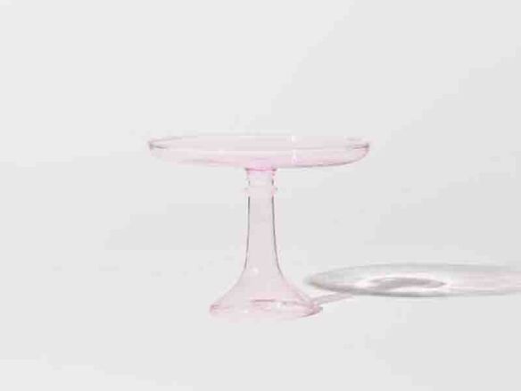 the butler cake stand in pink 14